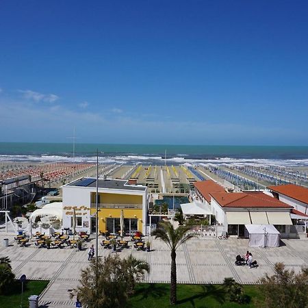 Alba Sul Mare Hotell Lido di Camaiore Exteriör bild