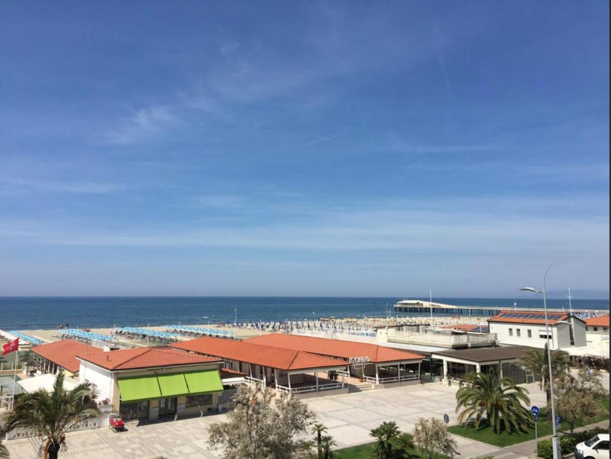 Alba Sul Mare Hotell Lido di Camaiore Exteriör bild