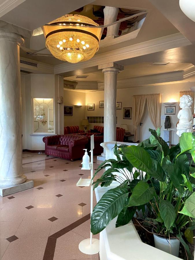 Alba Sul Mare Hotell Lido di Camaiore Exteriör bild