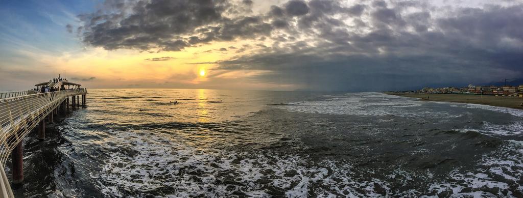 Alba Sul Mare Hotell Lido di Camaiore Exteriör bild