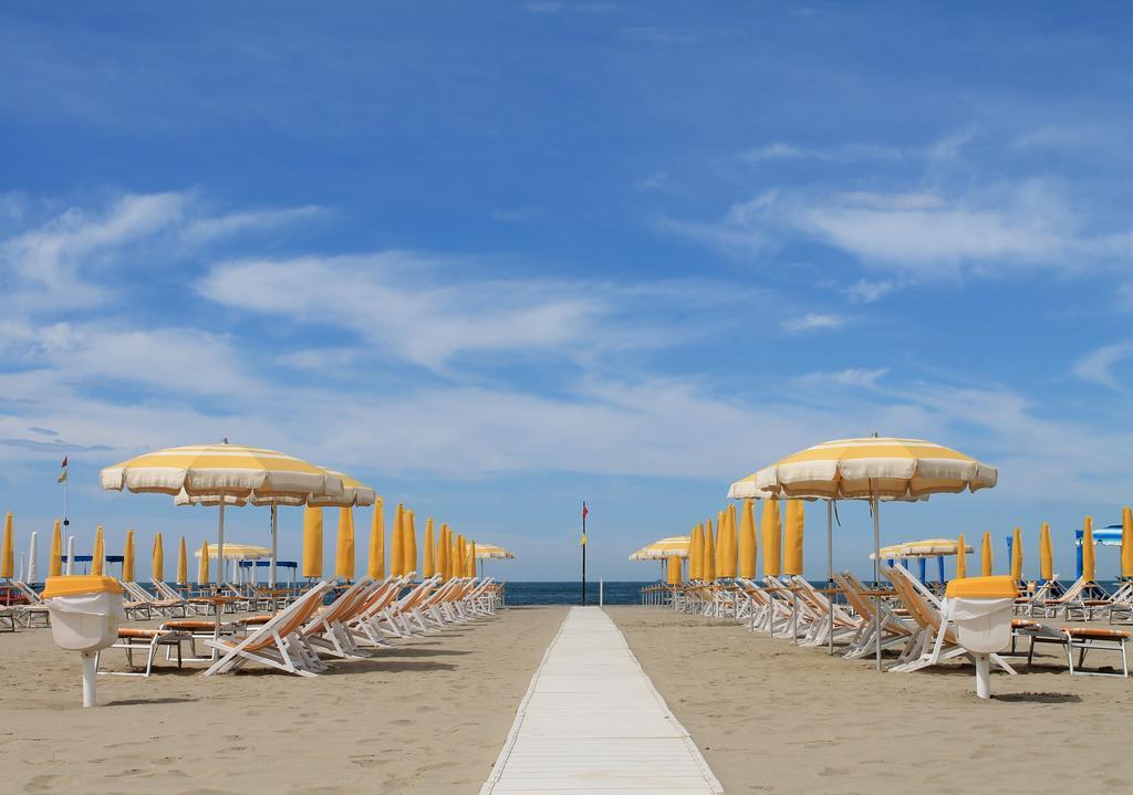 Alba Sul Mare Hotell Lido di Camaiore Exteriör bild