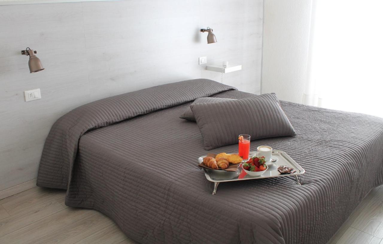 Alba Sul Mare Hotell Lido di Camaiore Exteriör bild