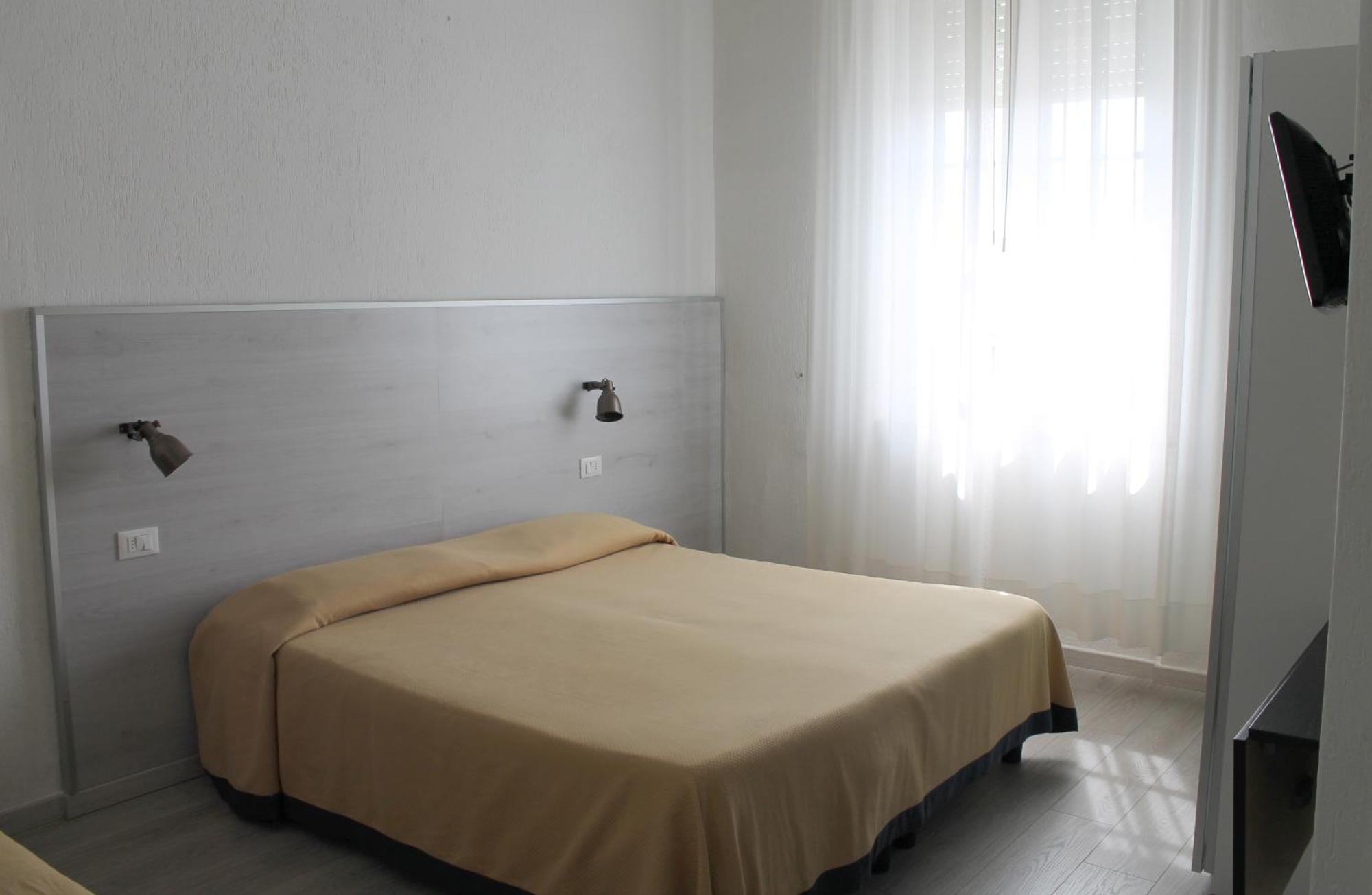 Alba Sul Mare Hotell Lido di Camaiore Rum bild